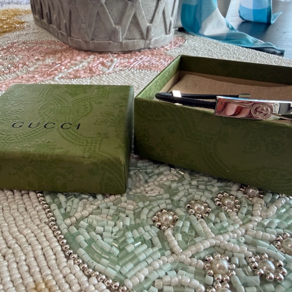 Gucci Green Box with Silver and Black Bracelet